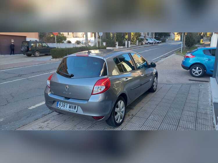 Renault Clio 1.5 DCI 105CV foto 7